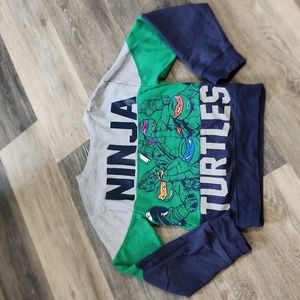 Ninja Turtles Crewneck sweatshirt boys xs fits like 6/7